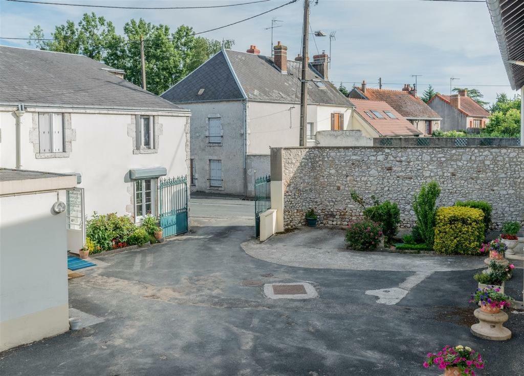 Hotel Du Cygne De La Croix Blanche Lailly-en-Val Екстер'єр фото